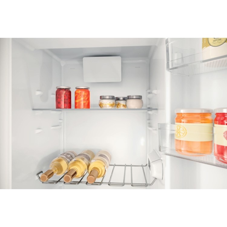 Hotpoint 318 Litre Integrated In-Column Fridge