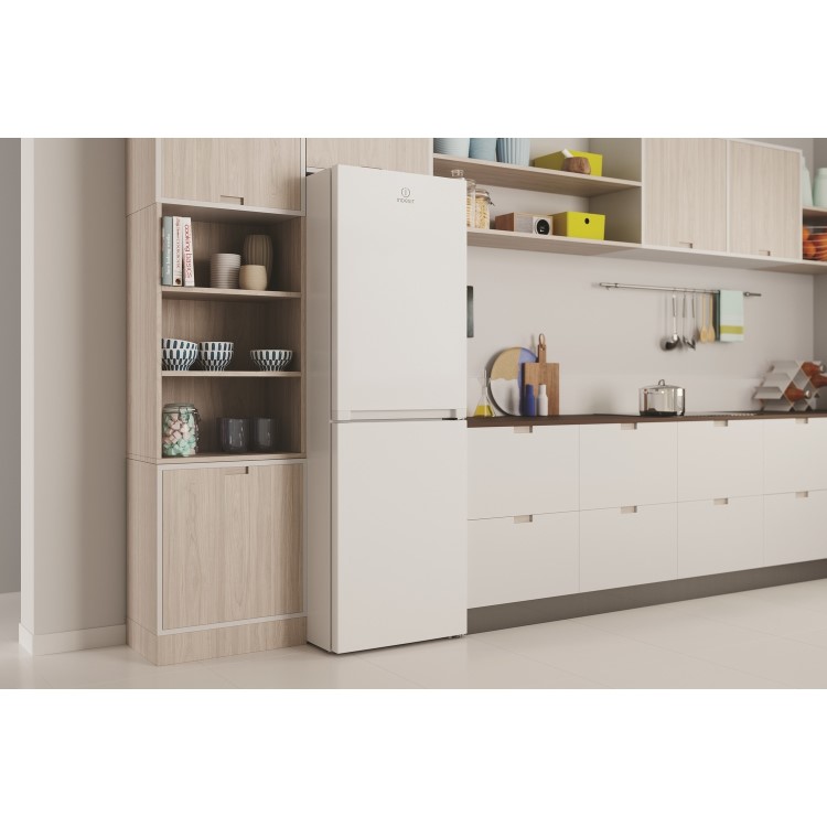 Indesit 322 Litre 50/50 Freestanding Fridge Freezer - White