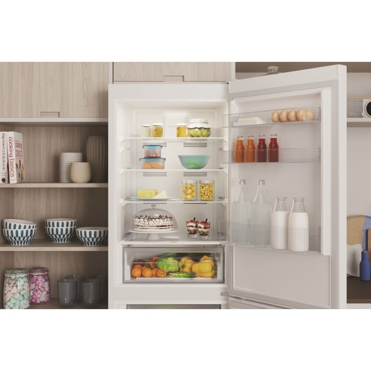 Indesit 322 Litre 50/50 Freestanding Fridge Freezer - White