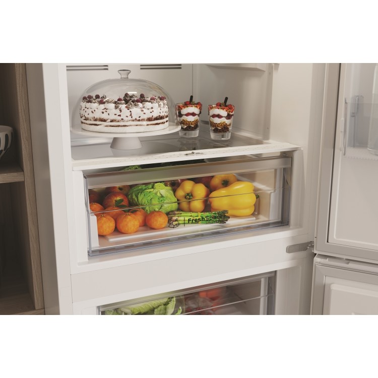 Indesit 322 Litre 50/50 Freestanding Fridge Freezer - White