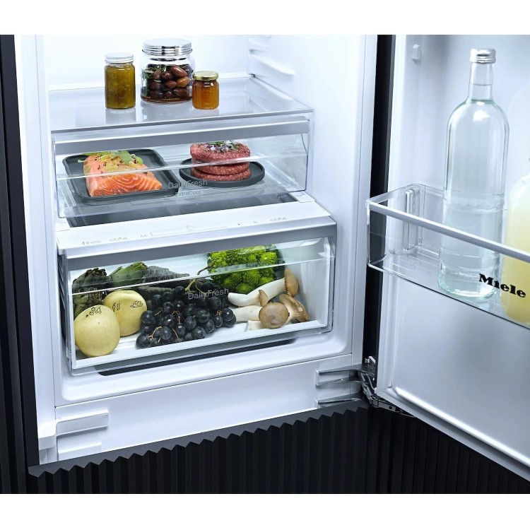 Miele K7000 260 Litre 60/40 Integrated Fridge Freezer