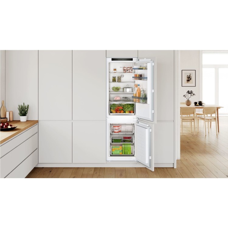 Refurbished Bosch Series 4 KIN86VFE0G Integrated 260 Litre 70/30 Frost Free Fridge Freezer White