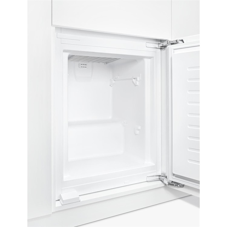 Bosch Serie 6 KIS86AF30G 56cm Wide 60-40 Integrated Upright Fridge Freezer - White