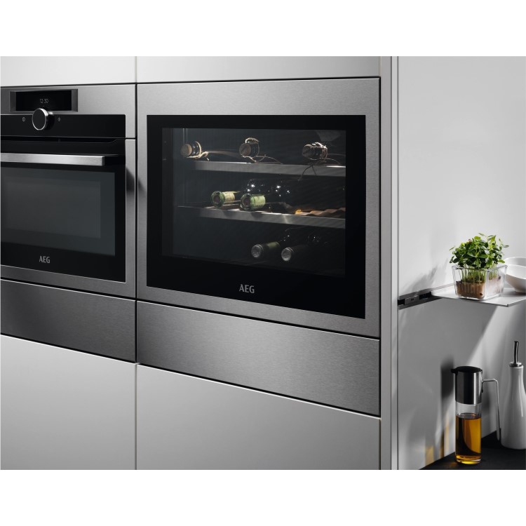 AEG KWE884520M 18 Bottle Built-in Wine Cooler - Anti-fingerprint Stainless Steel