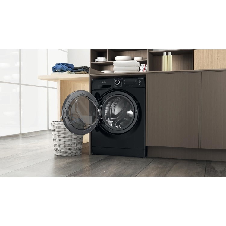 Refurbished Hotpoint NDD8636BDAUK Freestanding 8/6KG 1400 Spin Washer Dryer Black