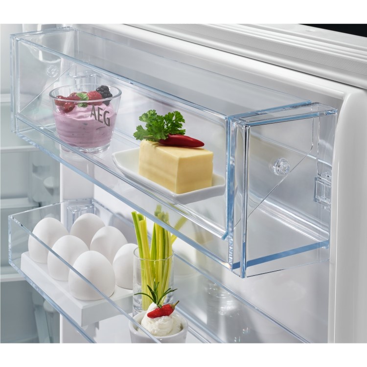 AEG 239 Litre 50/50 Integrated Fridge Freezer 