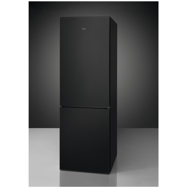 AEG 7000 Series 331 Litre 60/40 Freestanding Fridge Freezer - Black & Matt Glass