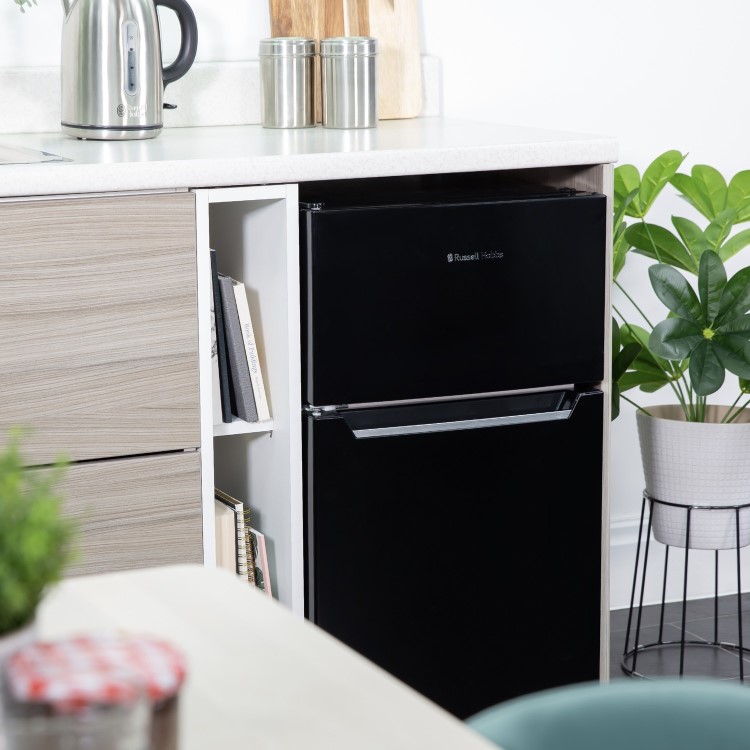 Russell Hobbs 90 Litre 70/30 Under Counter Top Freestanding Fridge Freezer - Black 