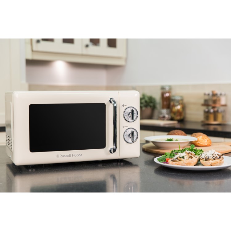 Refurbished Russell Hobbs RHRETMM705C Retro 17L 700W Microwave Oven