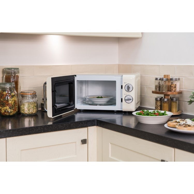 Refurbished Russell Hobbs RHRETMM705C Retro 17L 700W Microwave Oven