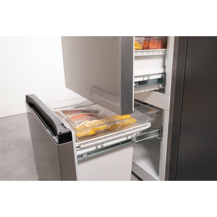 Hisense 378 Litre 70/30 Freestanding Fridge Freezer - Stainless Steel