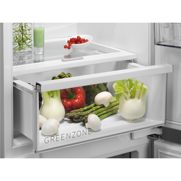 Refurbished AEG SCE818E7MF Integrated 247 Litre 70/30 Frost Free Fridge Freezer White