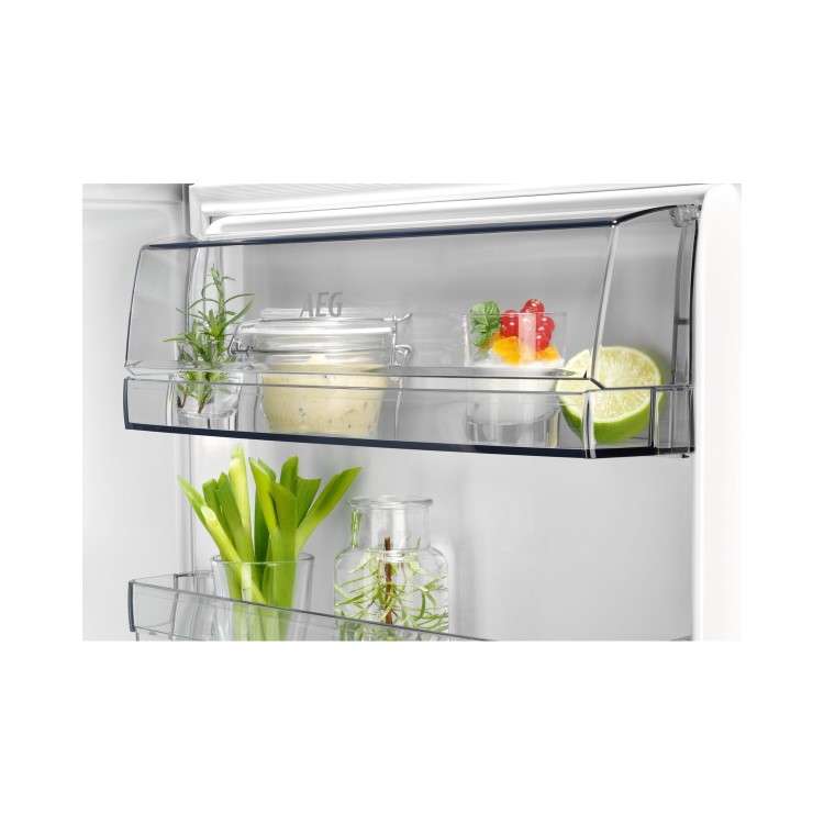 AEG 256 Litre 70/30 Integrated Fridge Freezer