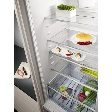 AEG SCT71900S0 Pro-Fresh Frost Free 70-30 Integrated Fridge Freezer