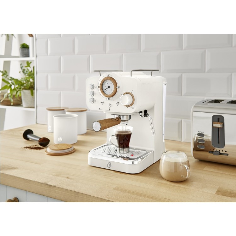 Swan SK22110WHTN Retro Espresso Coffee Machine - White