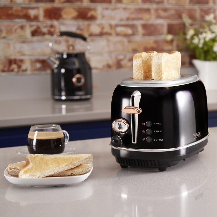 Tower T20016 2 Slice Toaster - Rose Gold & Black