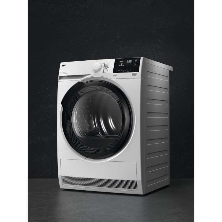 AEG 8000 Series AbsoluteCare&reg; 9kg Heat Pump Tumble Dryer - White