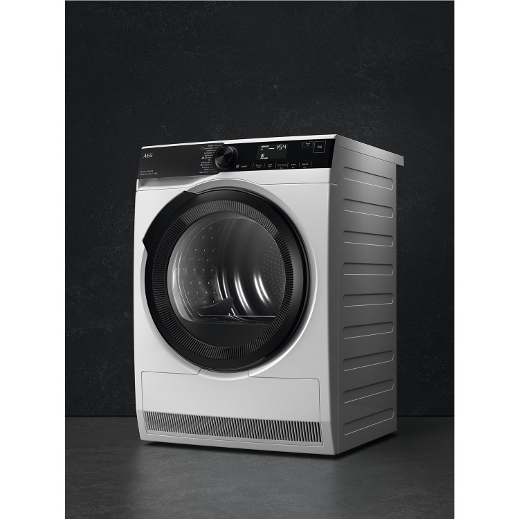 AEG 8000 Series AbsoluteCare&reg; 8kg Heat Pump Tumble Dryer - White