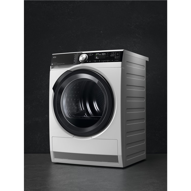 AEG 9000 Series AbsoluteCare Plus&reg; 9kg Heat Pump Tumble Dryer - White