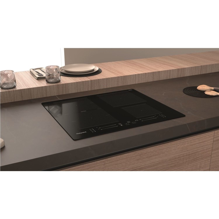 Hotpoint 59cm 4 Zone Induction Hob with Flexi Space