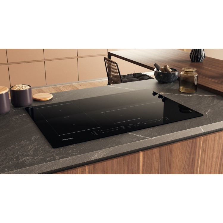 Hotpoint CleanProtect 77cm 4 Zone Induction Hob with Flexi Duo