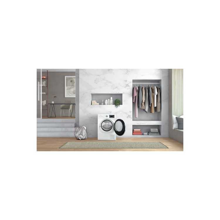 Whirlpool 6th Sense 9kg Heat Pump Tumble Dryer - White