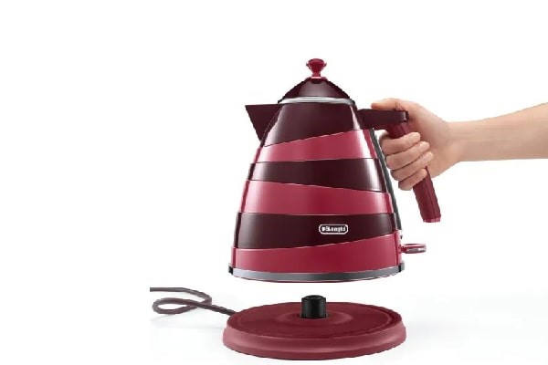 Delonghi Avvolta Red Kettle Demonstration - Adjusting settings